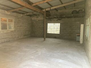 Parking / Garage à louer 65 m²