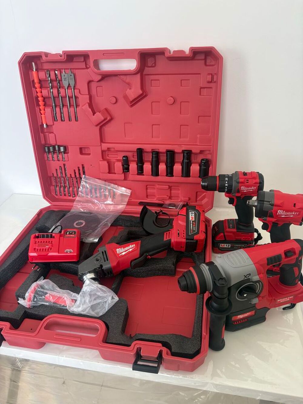 kit Milwaukee tout neuf 4en1 M18 Bricolage