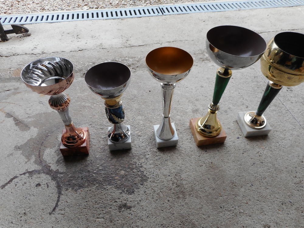 LOT DE 4 COUPES DE VAINQUEURS COMPETITION	 Sports