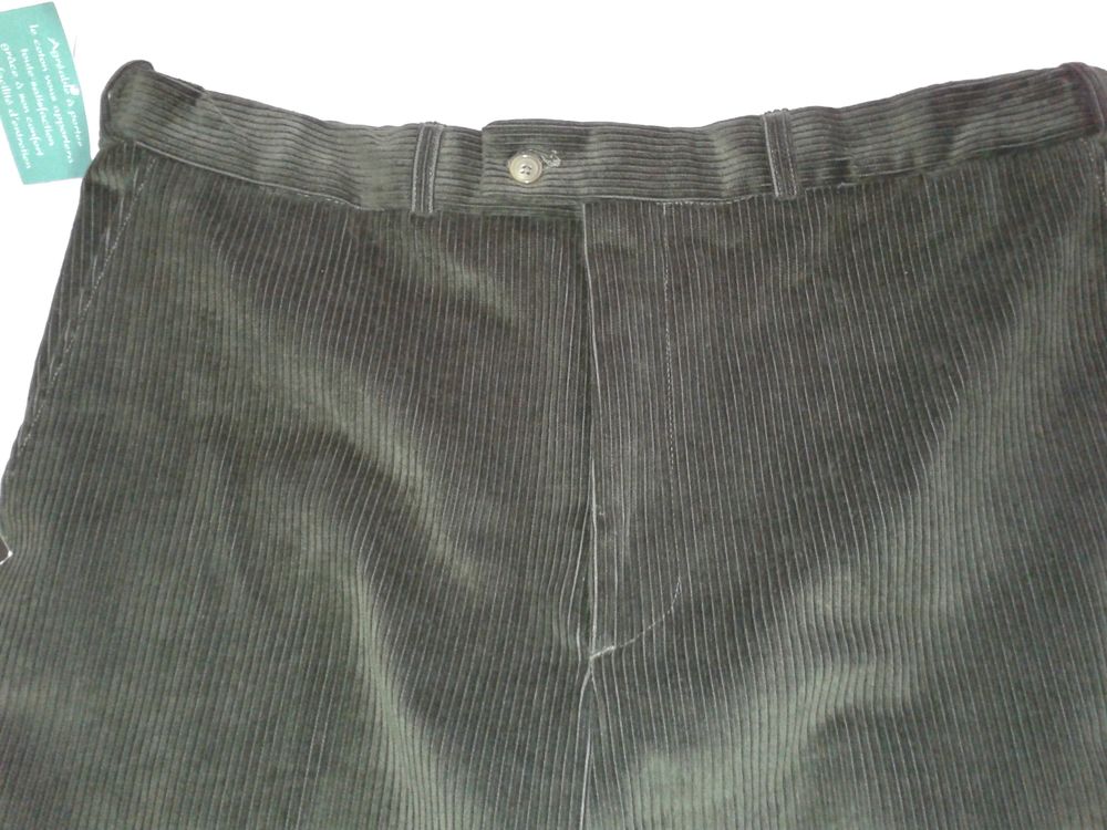 pantalons neufs en velours taille 50 Vêtements