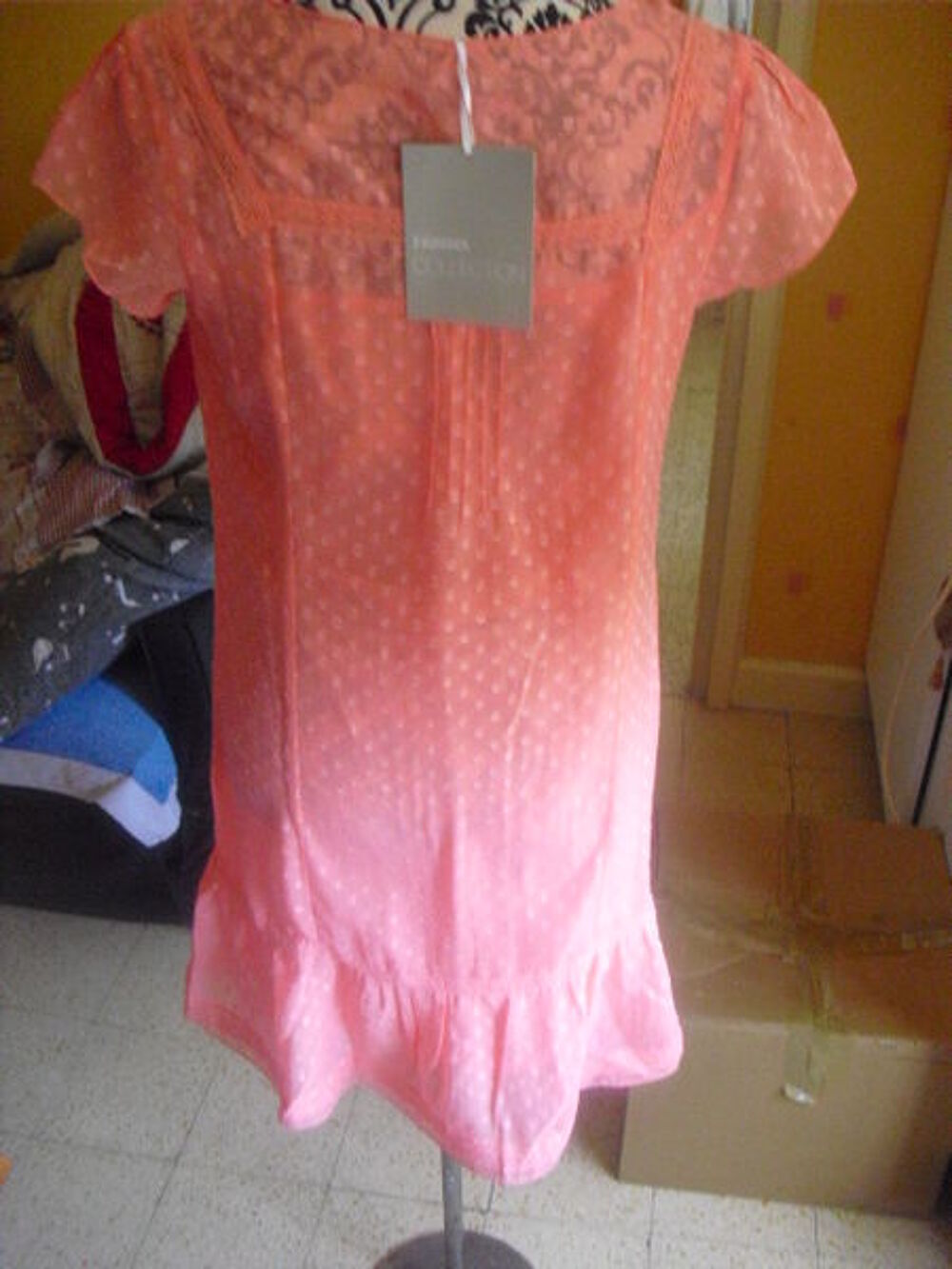 robe doubl&eacute;e NEUVE plum&eacute;tis goutte d'eau PECHE Vêtements