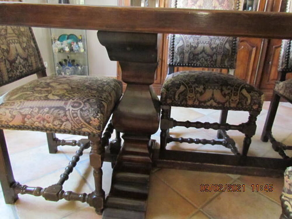 table monast&egrave;re avec ses 6 chaises Meubles