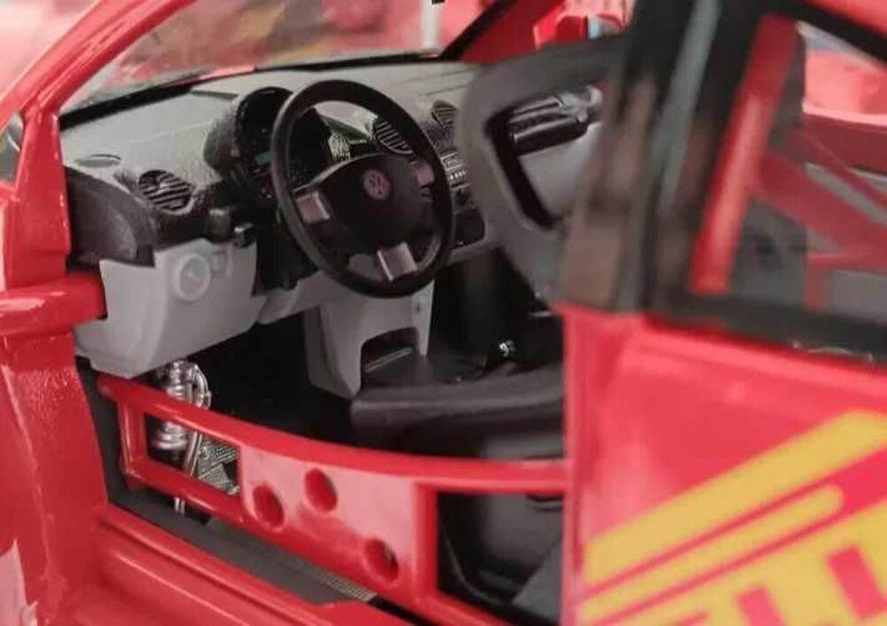 Volkswagen New Bettle Cup 1/18 