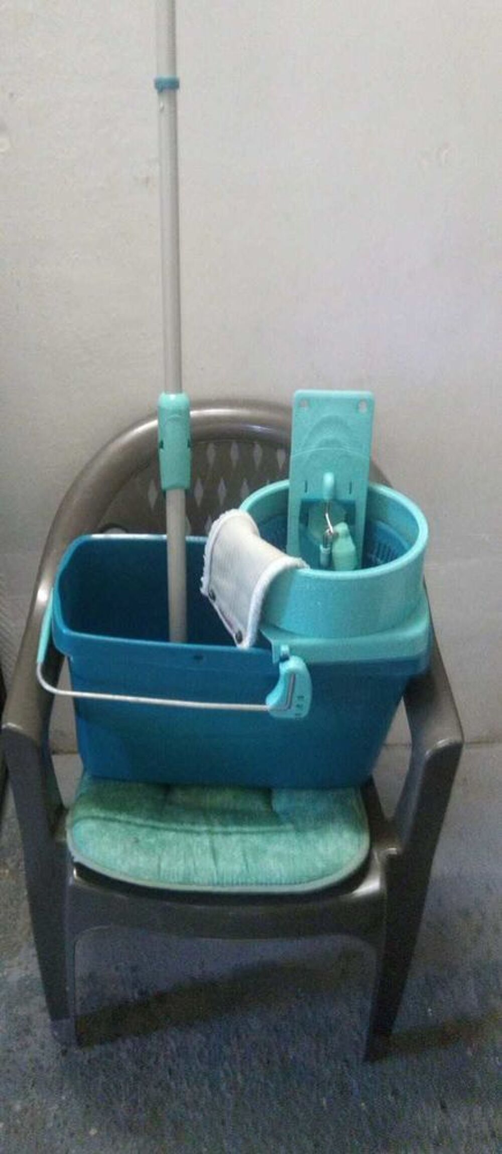 Ensemble lavage LEIFHEIT &eacute;tat neuf, A venir chercher sur Rivery ( 80136 ). 20 €. c'est disponible. Bricolage