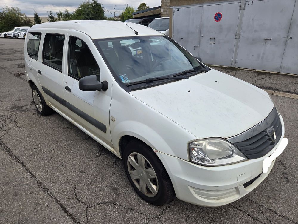 Logan MCV dCi 90 eco2 5 places Black Line 2 Euro 5 2012 occasion 54620 Pierrepont