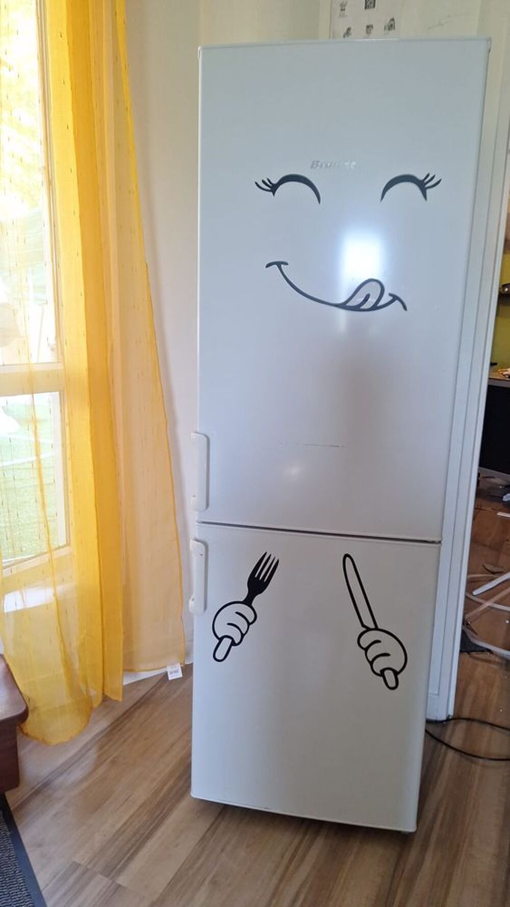 R&eacute;frig&eacute;rateur blanc Electroménager