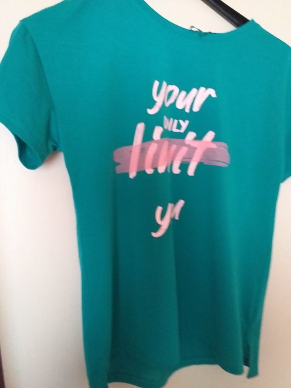 TEE SHIRT FEMME TAILLE S FOLLOW ME Vêtements