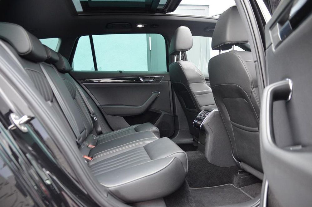 Superb Combi 1.4 TSI PHEV 218 ch DSG6 Laurin & Klement 2022 occasion 69007 Lyon