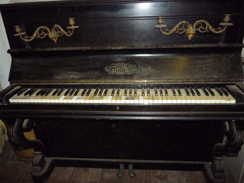 Piano droit Instruments de musique