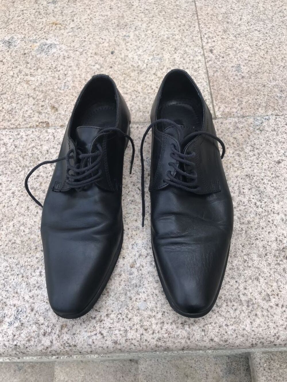 Chaussures homme noires
Pointure 39
Marque Andr&eacute; Chaussures