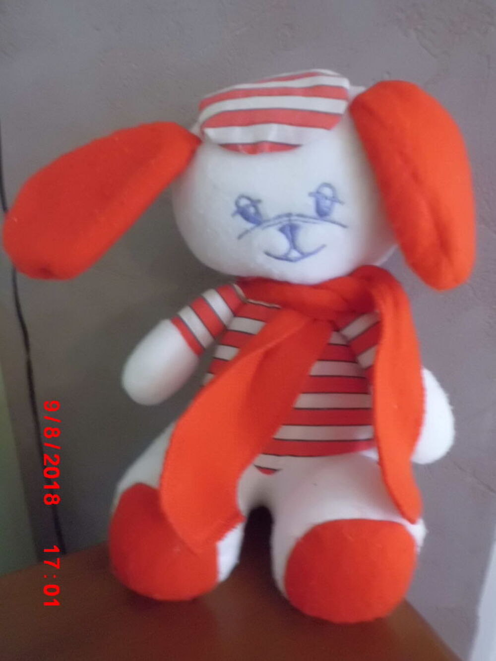 LAPIN BLANC ET ROUGE COROLLE Jeux / jouets