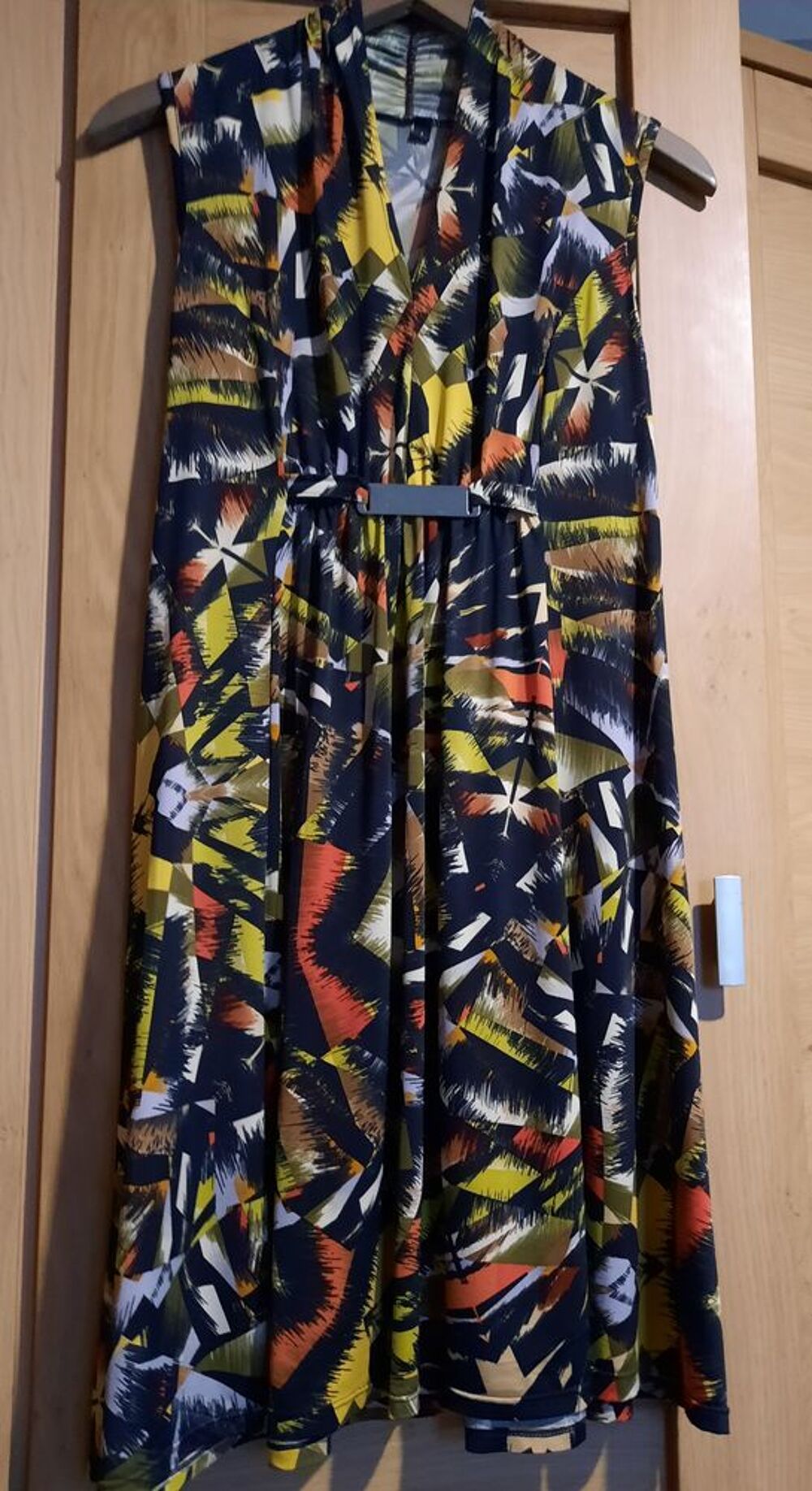 Robe noire &eacute;t&eacute; &eacute;l&eacute;gante imprim&eacute; r&eacute;tro T 38 - 40 Vêtements