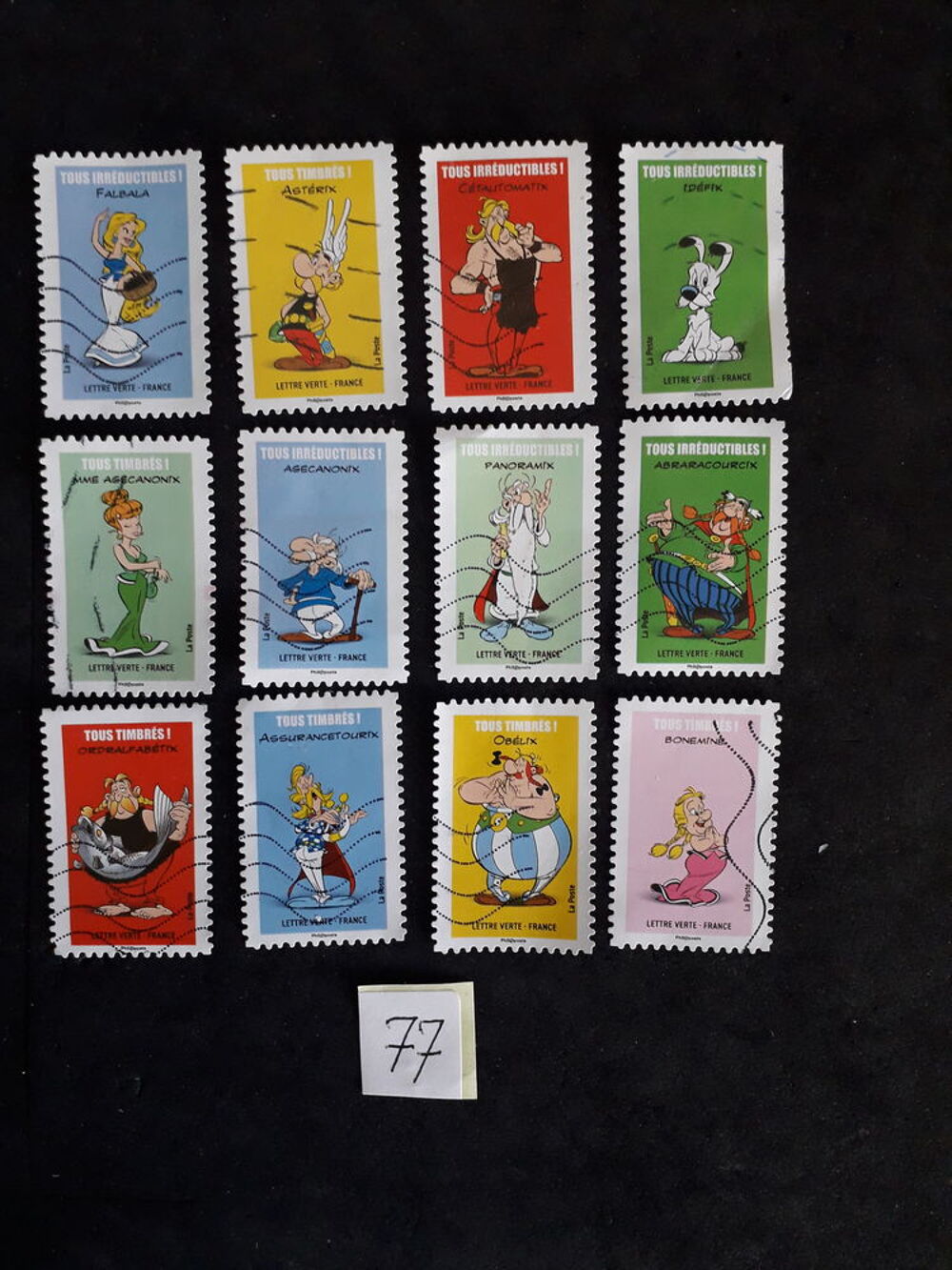 2 s&eacute;ries compl&egrave;tes de timbres 0,40 € la s&eacute;rie.76/77 