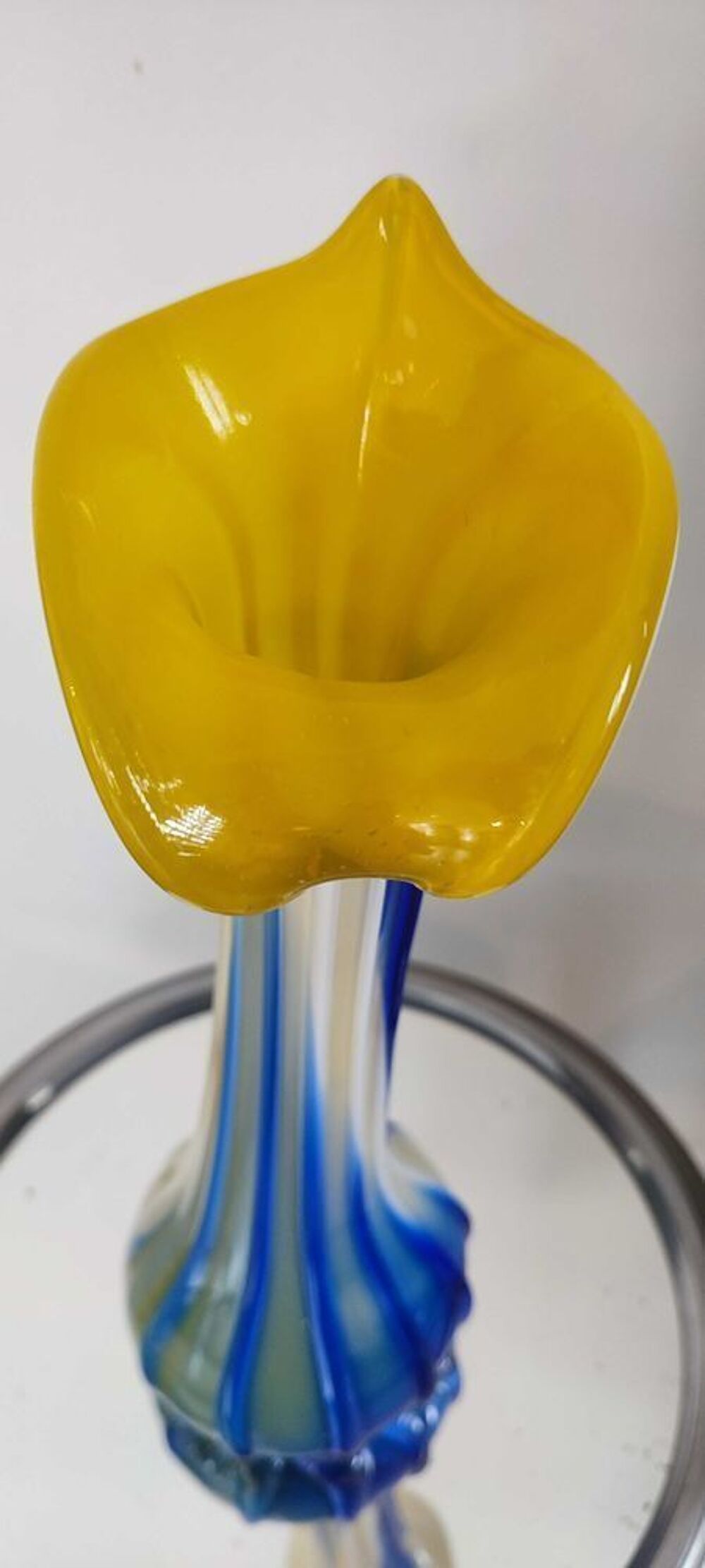 Vase en verre souffl&eacute; Murano Calla Lily ann&eacute;es 60-70 