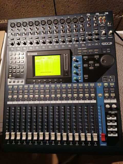 Table mixage Yamaha 01V96 200 Marsillargues (34)