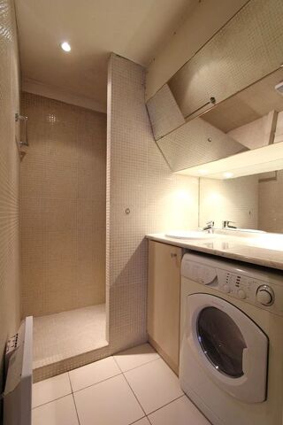  Appartement à louer 2 pièces 33 m²