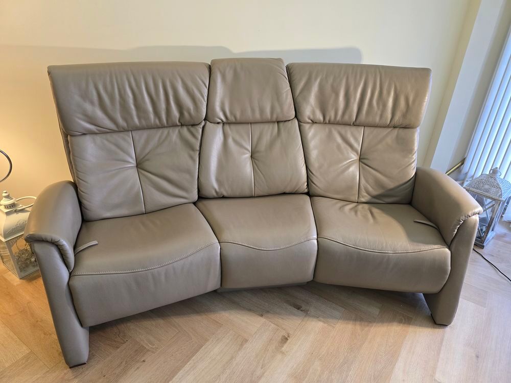 Canap&eacute; cuir taupe Himolla Relax Meubles