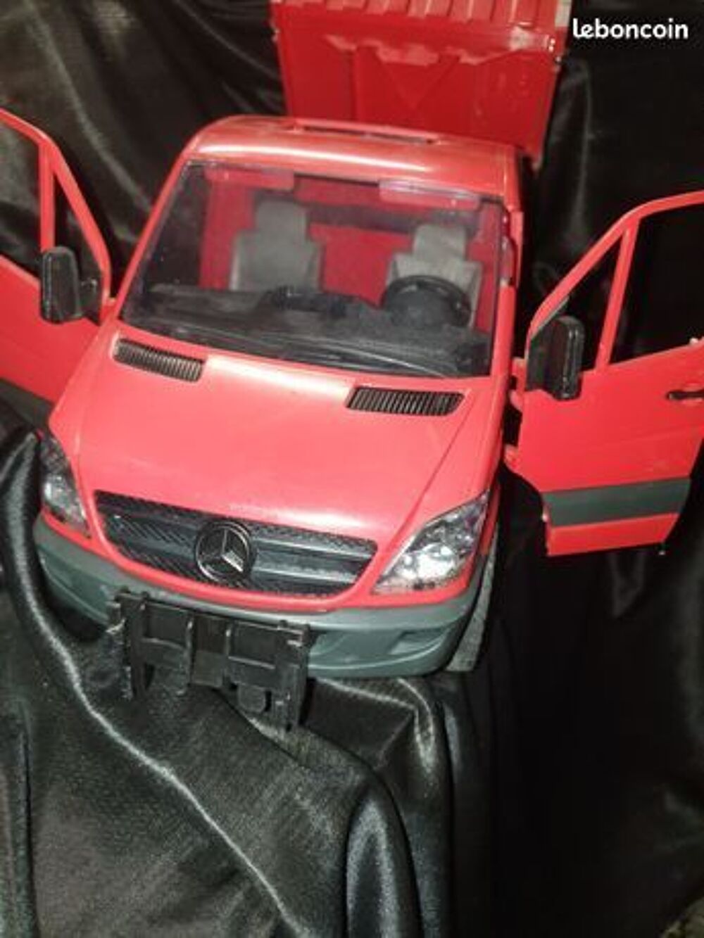 Jouet Camion Rouge Mercedes avec benne Jeux / jouets