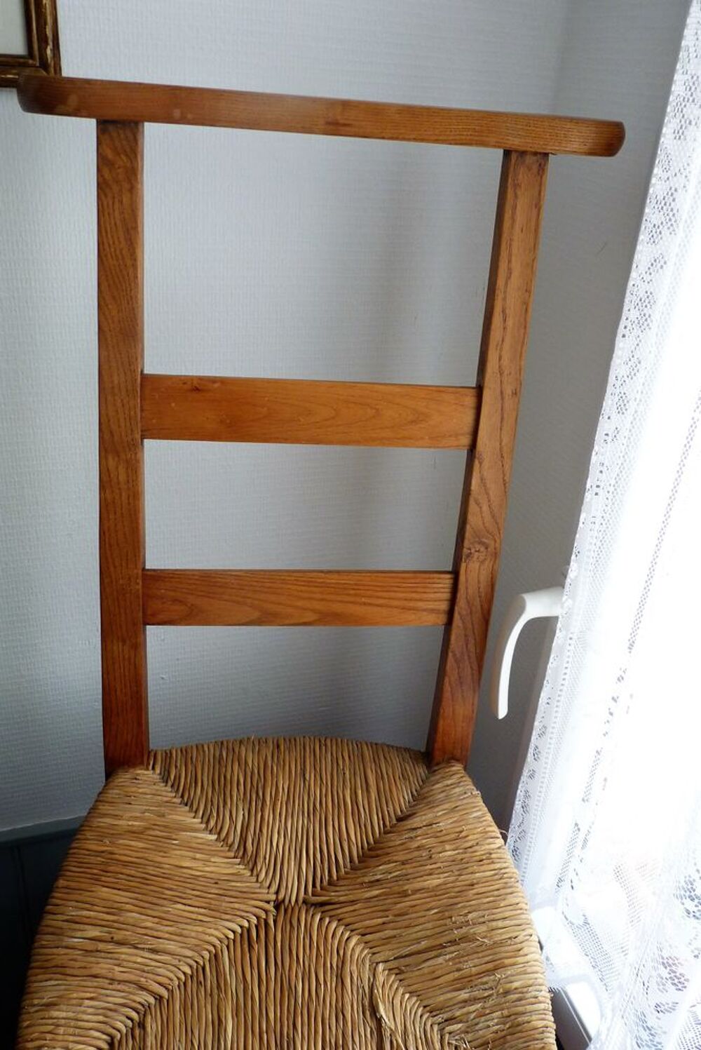 Chaise prie dieu paille et bois Décoration