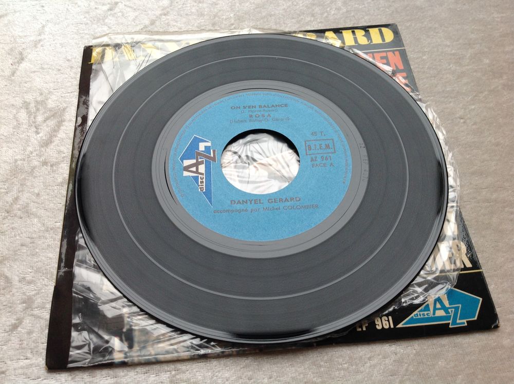 DANYEL GERARD 4 TITRES ROSA Envoi Possible
CD et vinyles
