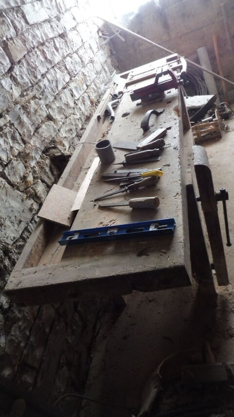 Etabli  bois � r�nover 70 Goux-les-Usiers (25)