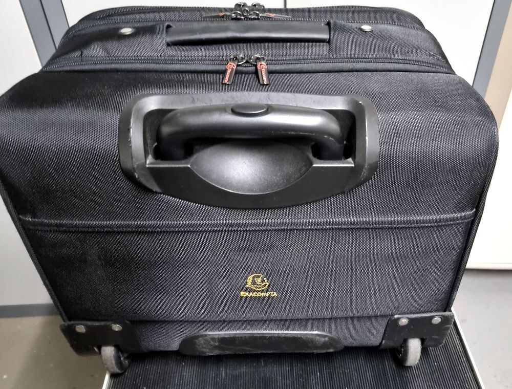 MALLETTE DE TRANSPORT A ROULETTES Maroquinerie
