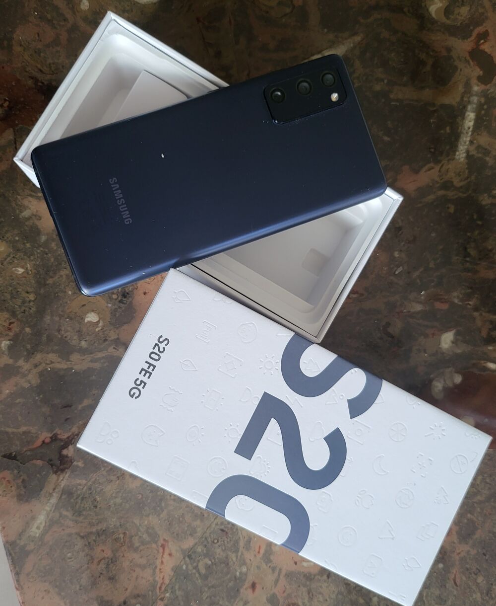 SAMSUNG S20 FE 5G NEUF Téléphones et tablettes