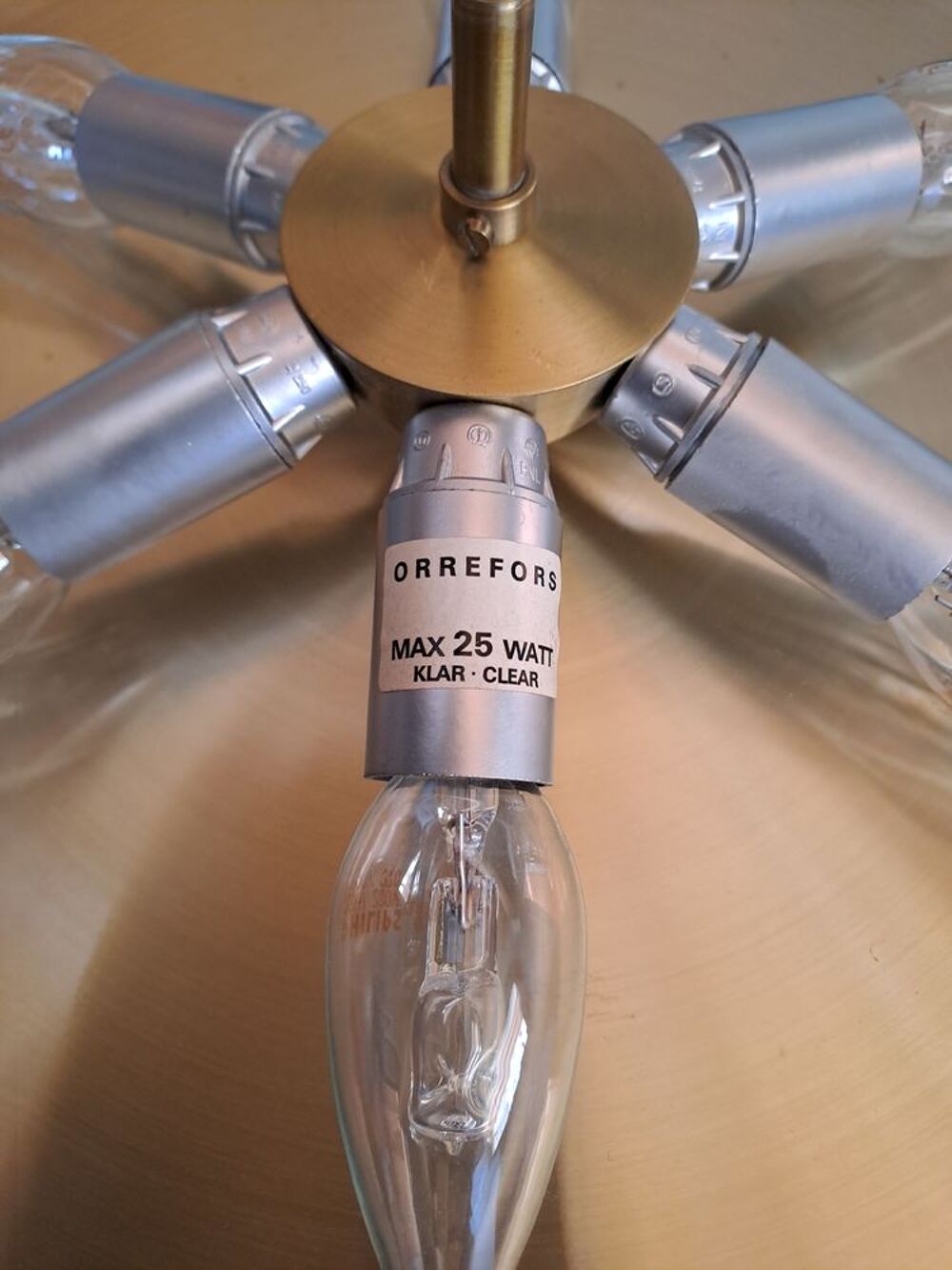Lustre vintage en laiton et cristal par Carl Fagerlund. Décoration