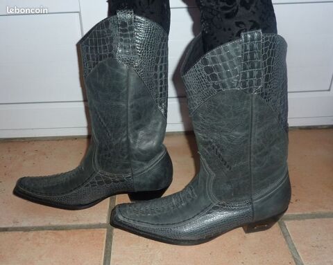très belle paire de bottes colombiennes style SANTIAG 100 Saint-Hilaire-de-Riez (85)
