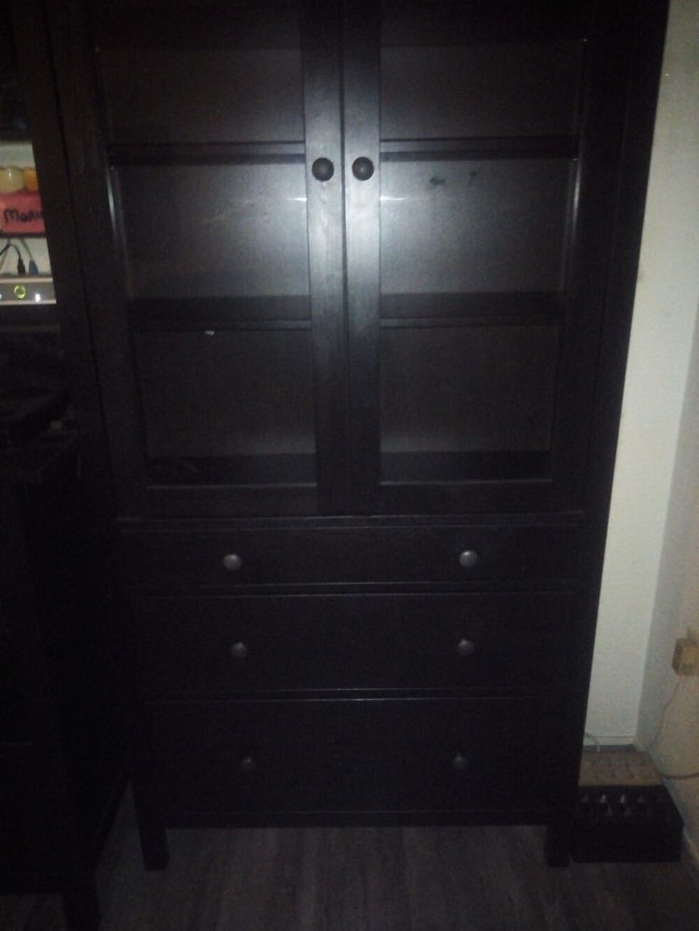 Vitrines en bois massif hemnes Brun noir ikea Meubles