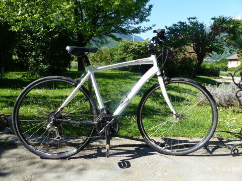 vlo Lapierre shaper 100- 300 Saint-Avre (73)