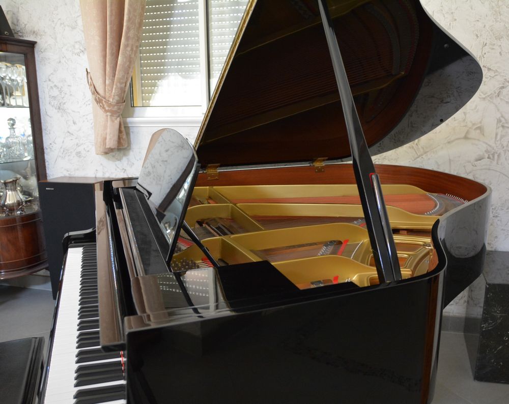 Piano Yamaha 1/4 de queue noir GH1 Baby Grand Instruments de musique