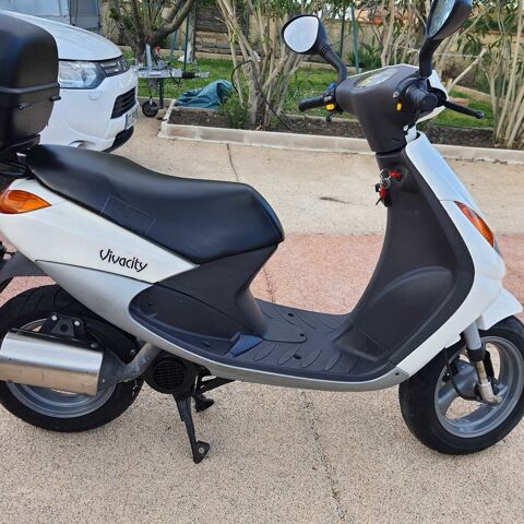 Scooter PEUGEOT 2001 occasion Labastidette 31600