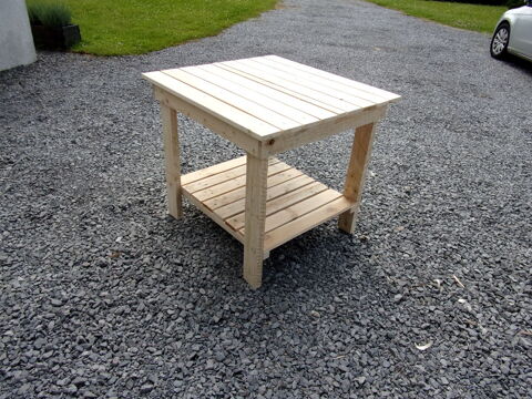 Table en bois de palette avec �tag�re 50 Arzacq-Arraziguet (64)