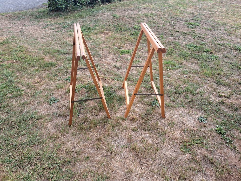 4 petits tr&eacute;teaux Meubles
