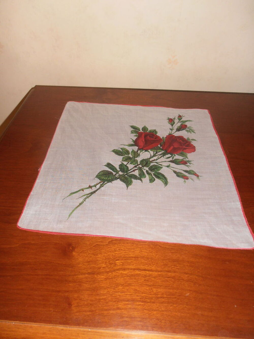 Pochette roses rouges (V3) Vêtements