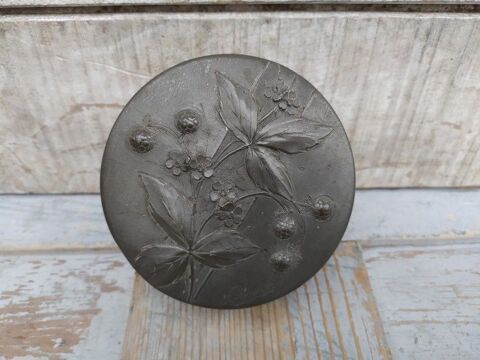 Ancienne Boite en �tain Pur Sign�e P. Chaumette Art Nouveau 40 Loches (37)