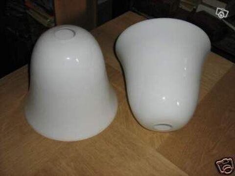 UNE TULIPE OPALINE RFLECTEUR DE LAMPE MAZDA
65 Marseille 13 (13)