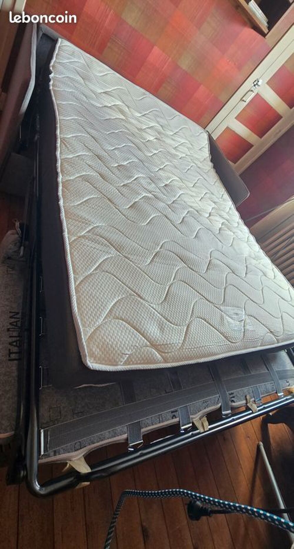 CANAPE CONVERTIBLE TRES BON ETAT Meubles