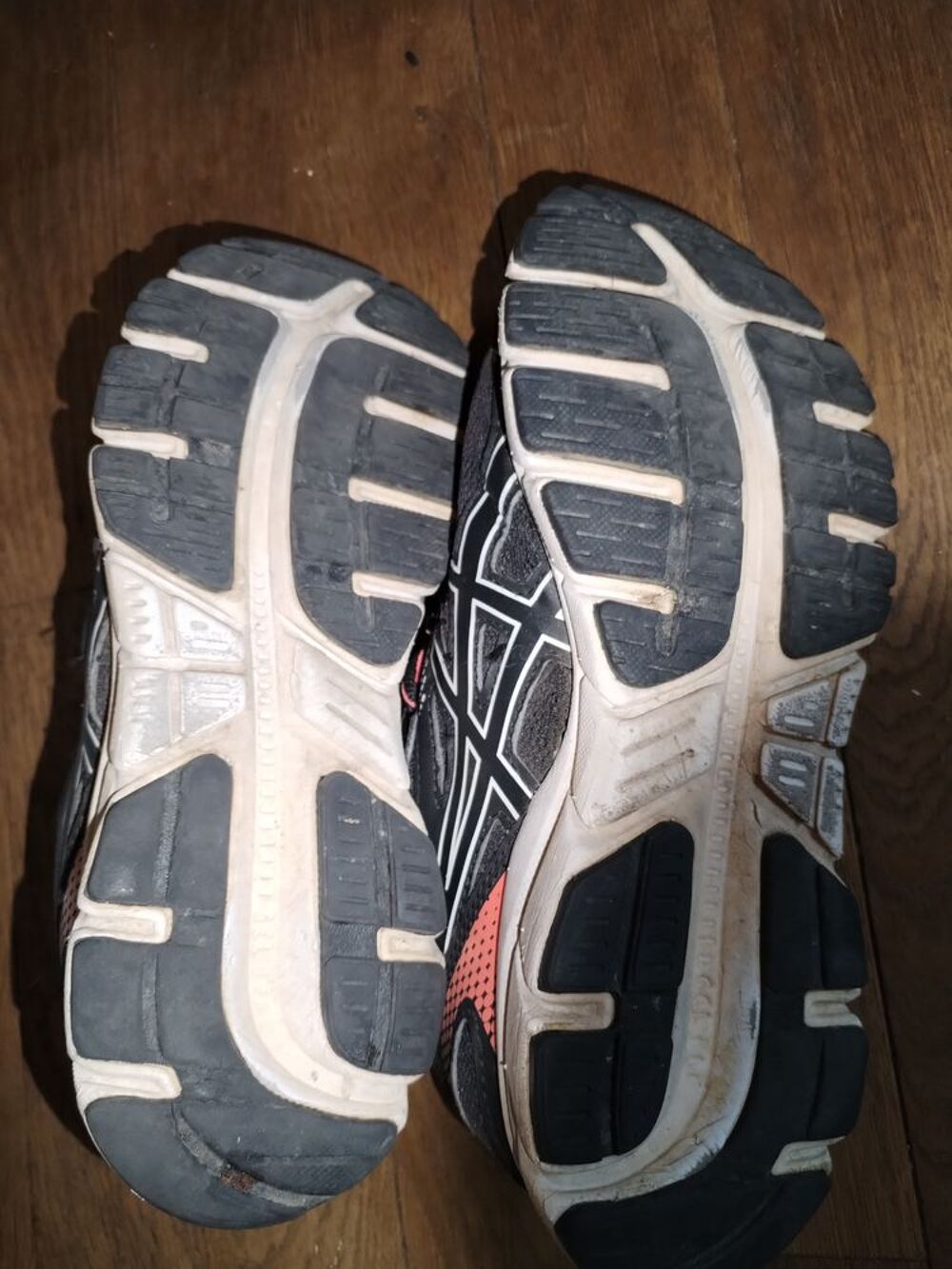 Basket ASICS gel windhawk 3 (taille 39)
Chaussures