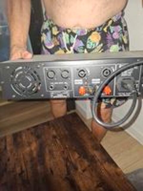   2enceintes avec ampli neuf 