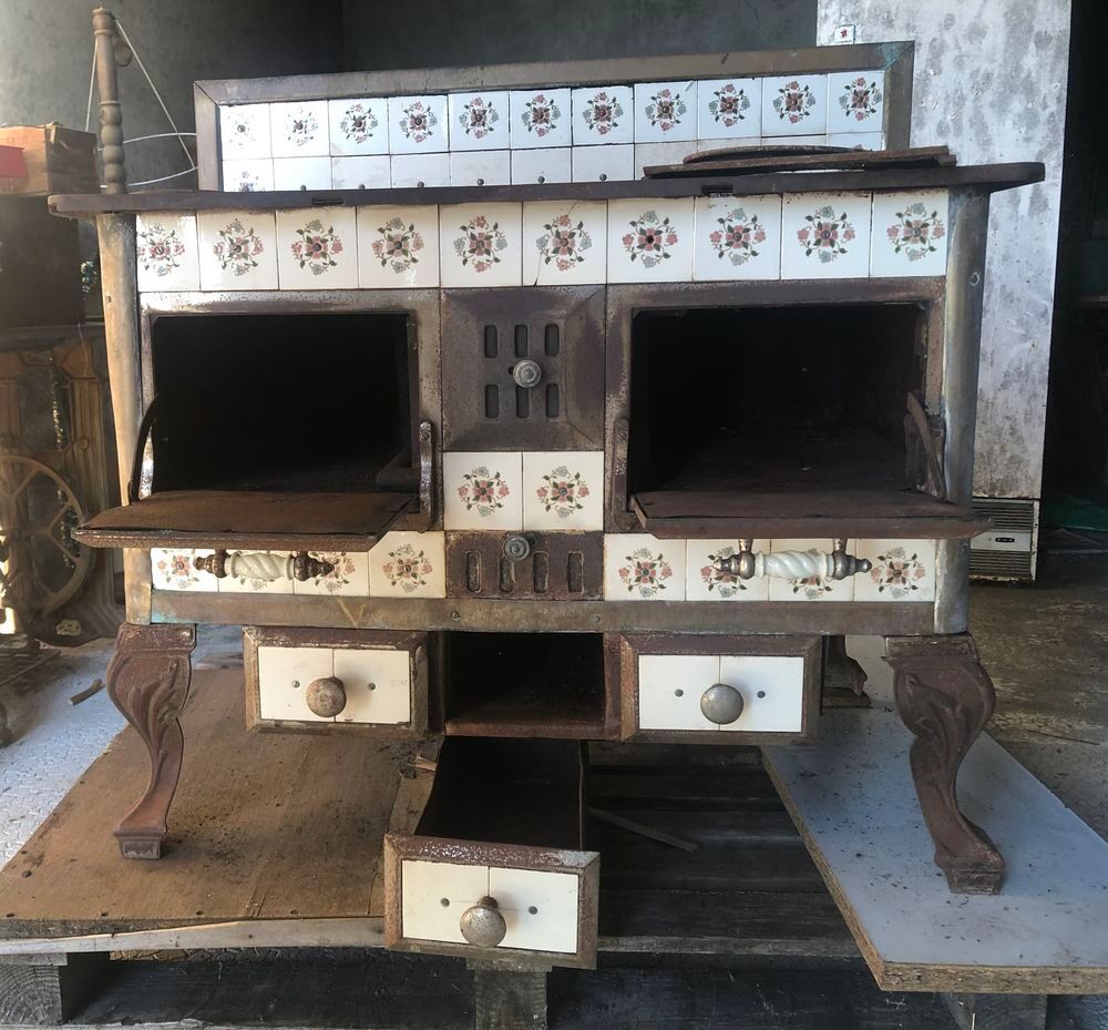 Cuisini&egrave;re &agrave; bois. Décoration