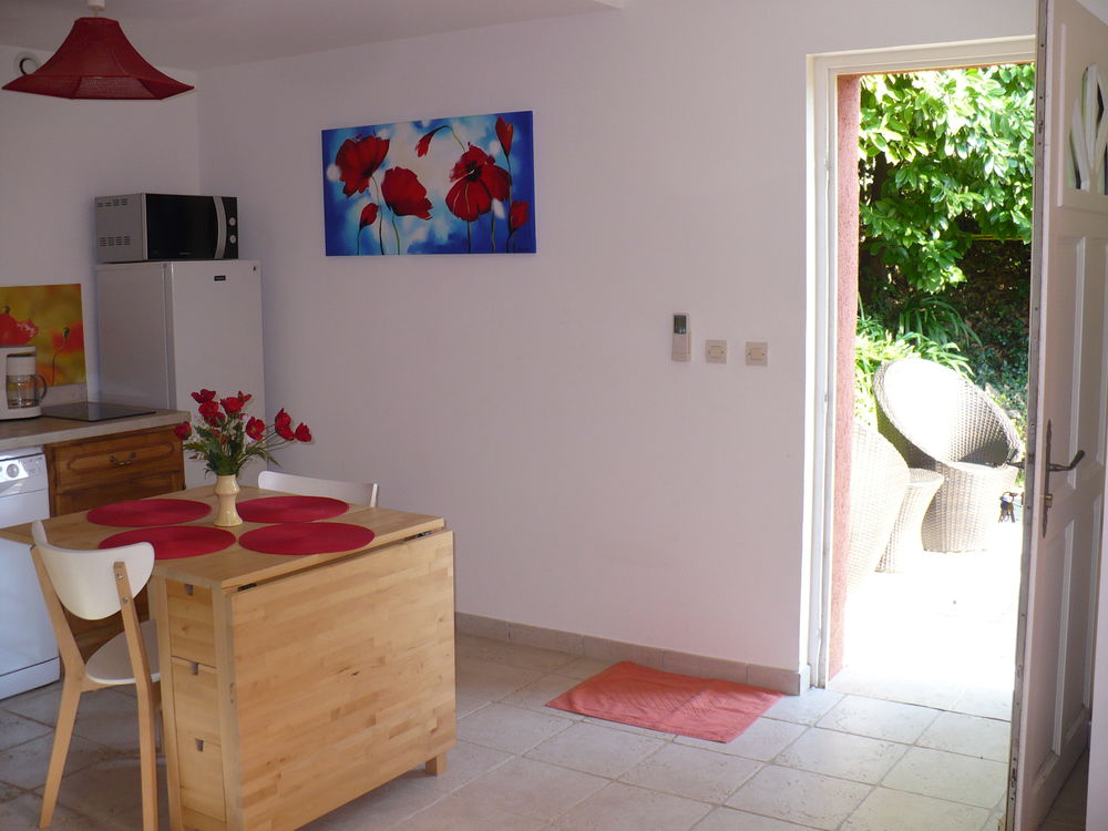   Studio 3 * au soleil de l' Esterel Provence-Alpes-Cte d'Azur, Les Adrets-de-l'Estrel (83600)