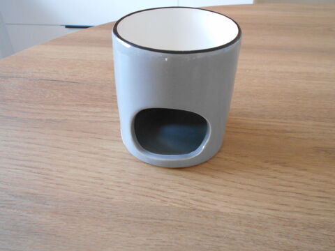 Br�leur vernis neuf, gris coupelle blanche avec tour noir 7 Retiers (35)