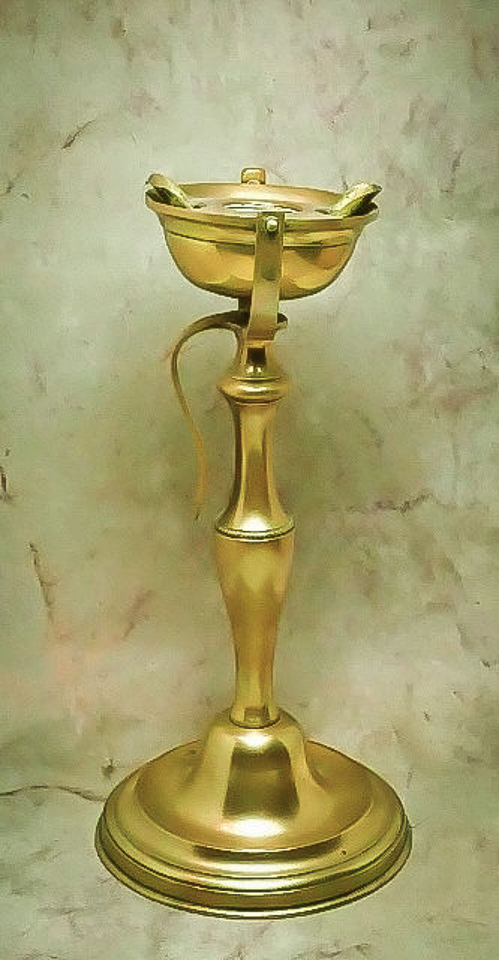 Lampe &agrave; huile en cuivre jaune 
