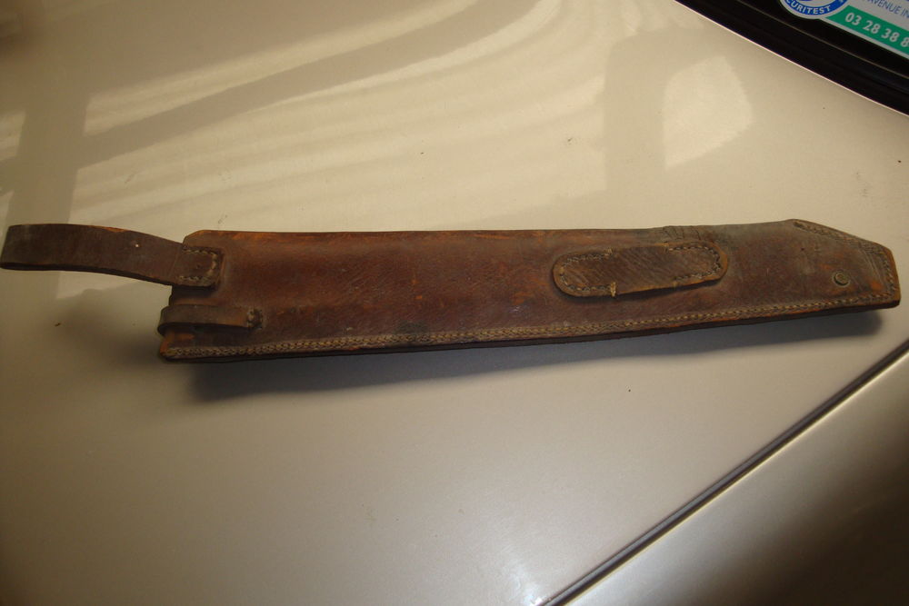 &eacute;tuis de couteau en cuire 