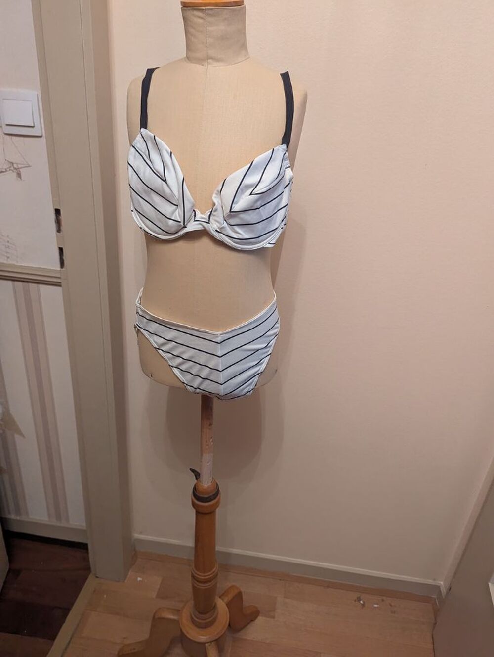 Ensemble de sous v&ecirc;tements ANTIGEL-GAMME LISE CHARMEL Vêtements