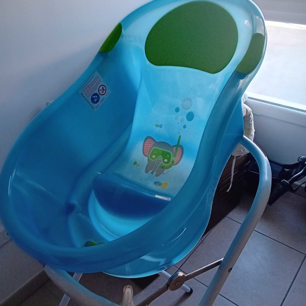 lots lit evolutif enfant et baignoire sur pied. Mobilier enfants