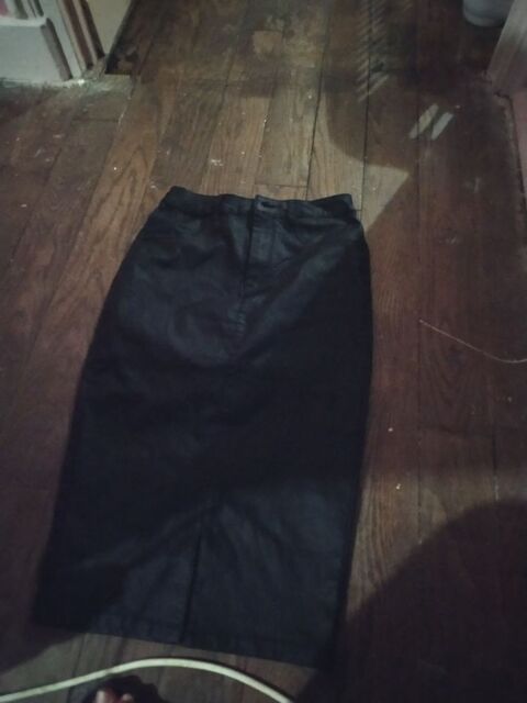 12€ dhivers jupe et short taille 34/40 12 Accolay (89)