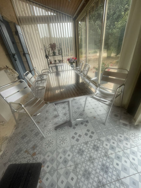 2 tables, 6 chaise métal pour véranda 300 Saint-Front-d'Alemps (24)